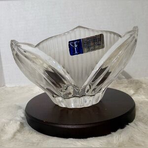 Vintage Crystal Clear 24% lead crystal hand cut fluted/tulip style edge bowl